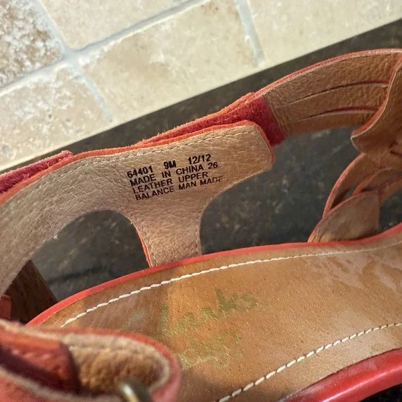 Clarks Red Woven Sandals - Picture 13 of 14